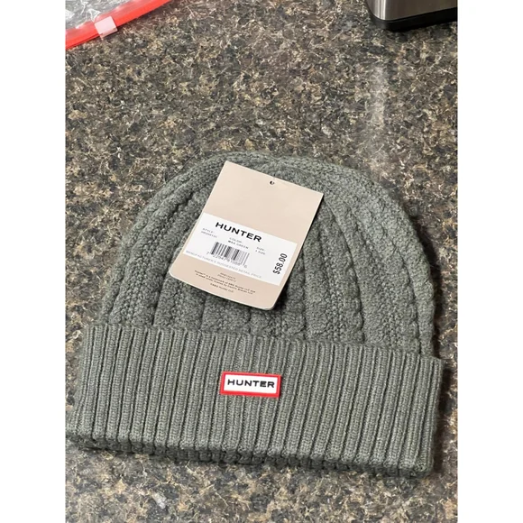 New HUNTER Logo Cable Knit Beanie - Picture 6 of 6